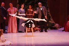 nutcracker_2018_handstand